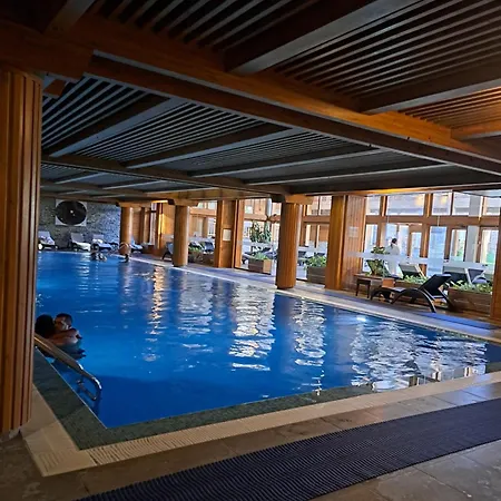 Pirin Golf Hotel, Style Razłog